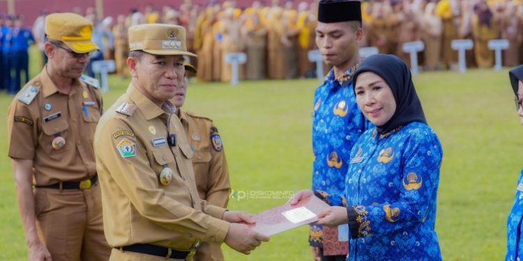 Tingkatkan Pelayanan Pemerintahan, Bupati Konsel Irham Kalenggo Lantik 4.345 PPPK Paruh Waktu