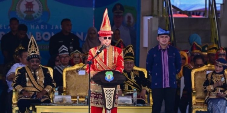 Gubernur Sultra Andi Sumangerukka Pimpin Upacara HUT Bombana ke-22