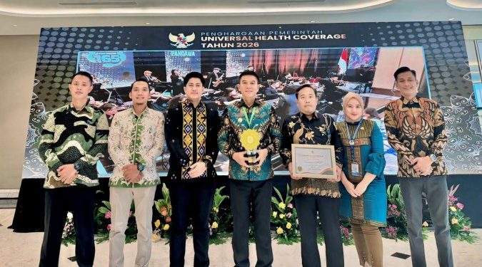 Wujudkan Akses Kesehatan Merata, Bupati Irham Kalenggo Terima Penghargaan UHC 2026