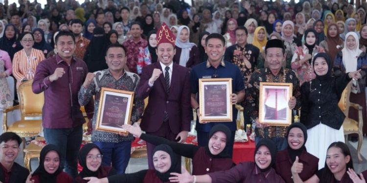 Seminar Nasional Pendidikan : Bupati Konsel Irham Dorong Guru Jadi Inspirator Generasi Masa Depan