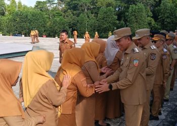 Pasca Libur Lebaran, Pemkab Konsel Gelar Apel Gabungan dan Silaturhami Bersama ASN