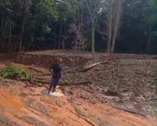 Longsor di Kawasan Aktivitas PT. Almharig, Sumber Air Bersih di Tiga Kecamatan Terputus Hingga jalan Tani Amblas