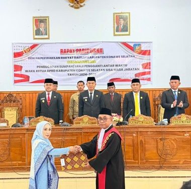 Hadiri Pelantikan Pimpinan DPRD, Bupati Irham Kalenggo Ajak Perkuat Kemitraan Strategis