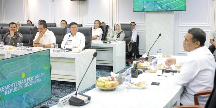 Bupati Irham Kalenggo Bersama Menteri Pertanian Bahas Penguatan Produksi Menuju Swasembada Pangan dan Energi