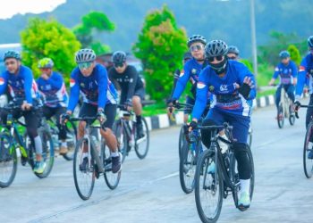 Gubernur Sultra Andi Sumangerukka Pimpin Gerakan Bersepeda Hemat BBM