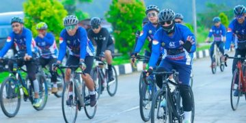 Gubernur Sultra Andi Sumangerukka Pimpin Gerakan Bersepeda Hemat BBM