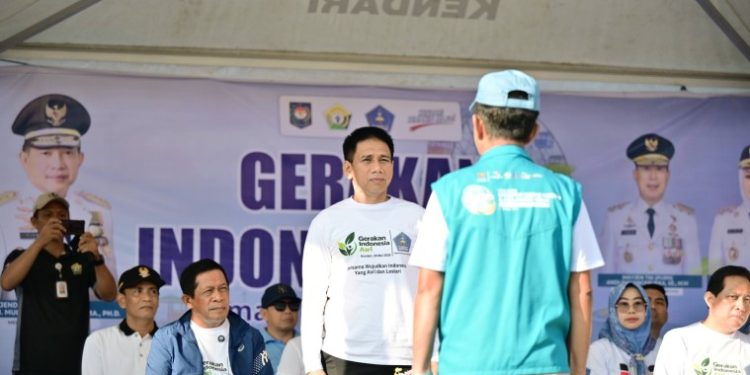 Wamendagri Pimpin Apel Gerakan Indonesia ASRI dan Tinjau Gerakan Pangan Murah di Kendari