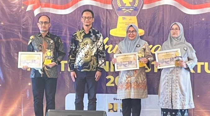 Walikota Kendari Terima Penghargaan Anugerah Kartini Infrastruktur 2026