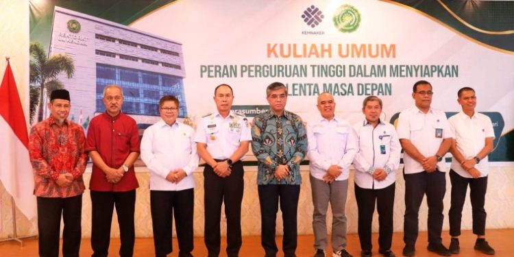 Menaker RI Beri Kuliah Umum di UMK, Gubernur Sultra Dorong Penguatan SDM Hadapi Perubahan Dunia Kerja