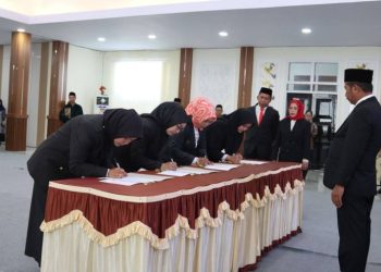 Perdana di Sultra, Kakanwil Lantik Lima Perempuan Sebagai Kepala KUA